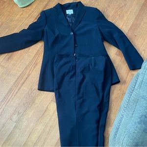 Black le suit